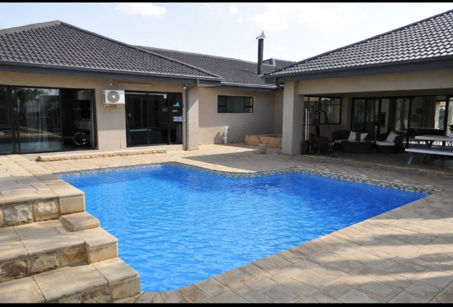 4 Bedroom Property for Sale in Wilkoppies North West